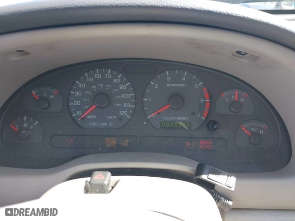 2003 Ford Mustang Deluxe with VIN 1FAFP44463F447563, listed as a IAAI auction lot 41810940 with 88,590 mi miles. Bid and sale history available at carsss.com. Image 7.