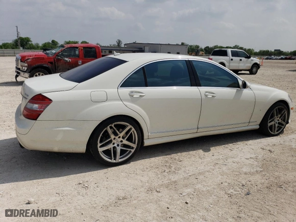 2009 Mercedes-Benz S-Class 5.5L V8 with VIN WDDNG86X59A272951, listed as a Copart auction lot 51121735 with 107,619 mi miles and Salvage Title. Bid and sale history available at carsss.com. Image 3.