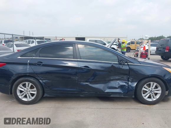 2013 Hyundai Sonata GLS z VIN 5NPEB4AC7DH551258, wystawiony jako IAAI lot #39504398 z przebiegiem 177 552 mil mil oraz . Historia ofert i sprzedaży dostępna na DreamBid. Obrazek 13.
