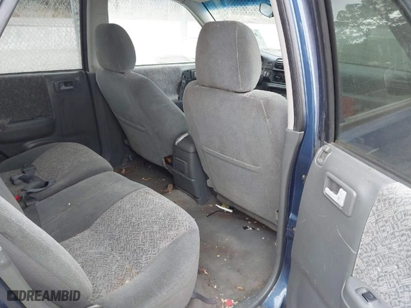 2002 Isuzu Rodeo S with VIN 4S2CK58W824315044, listed as a IAAI auction lot 41532841 with 285,951 mi miles. Bid and sale history available at carsss.com. Image 8.