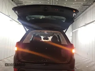 2023 Subaru Forester Premium z VIN JF2SKAEC6PH468002, wystawiony jako IAAI lot #42547222 z przebiegiem 73 121 mil mil oraz . Historia ofert i sprzedaży dostępna na DreamBid. Obrazek 17.