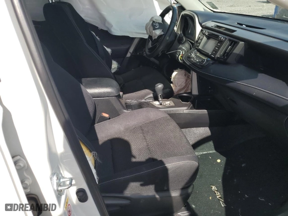 2016 Toyota RAV4 XLE with VIN 2T3WFREV3GW263574, listed as a Copart auction lot 48700335 with 61,103 mi miles and Salvage Title. Bid and sale history available at carsss.com. Image 7.