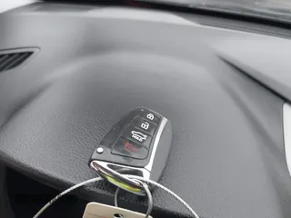 2015 Hyundai Azera with VIN KMHFG4JG1FA488009, listed as a IAAI auction lot 41864544 with 99,358 mi miles and . Bid and sale history available at carsss.com. Image 11.