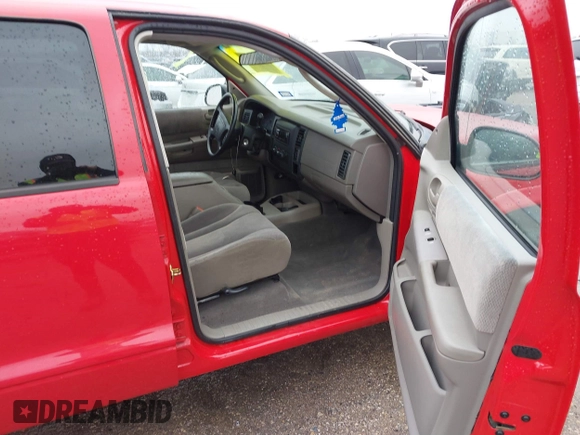 2004 Dodge Dakota Sport with VIN 1D7HL38KX4S657177, listed as a IAAI auction lot 41534575 with 38,802 mi miles. Bid and sale history available at carsss.com. Image 5.