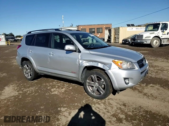 2011 Toyota RAV4 Sport z VIN JTMRF4DV5B5037697, wystawiony jako Copart lot #82259164 z przebiegiem 99 215 mil mil oraz Szkoda całkowita • Salvage title. Historia ofert i sprzedaży dostępna na DreamBid. Obrazek 12.