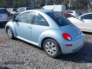 2010 Volkswagen Beetle with VIN 3VWRG3AG4AM016018, listed as a IAAI auction lot 41873044 with 33,263 mi miles and . Bid and sale history available at DreamBid. Image 3.