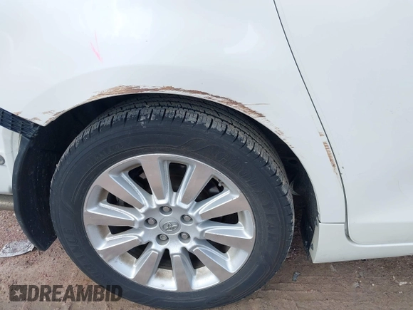 2016 Toyota Sienna XLE with VIN 5TDYK3DC5GS700459, listed as a IAAI auction lot 41905607 with Not provided miles and . Bid and sale history available at DreamBid. Image 21.