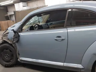 2014 Volkswagen Beetle 1.8T z VIN 3VWJ17AT8EM662235, wystawiony jako IAAI lot #42371906 z przebiegiem 118 173 mil mil oraz . Historia ofert i sprzedaży dostępna na DreamBid. Obrazek 14.