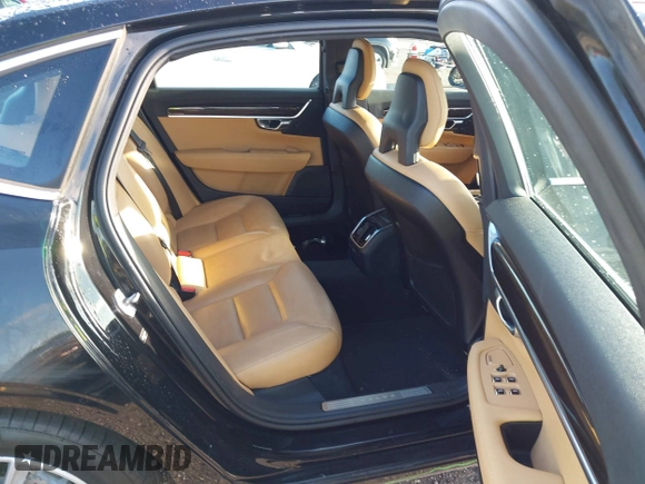 2018 Volvo S90 Momentum with VIN LVY982AK2JP023132, listed as a IAAI auction lot 41977080 with 98,514 mi miles. Bid and sale history available at carsss.com. Image 8.