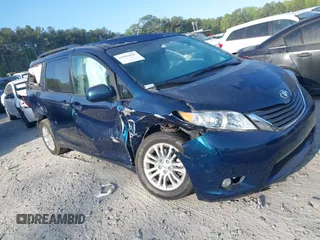 2011 Toyota Sienna XLE AAS with VIN 5TDYK3DC9BS070504, listed as a IAAI auction lot 42046045 with 193,066 mi miles. Bid and sale history available at carsss.com. Image 1.