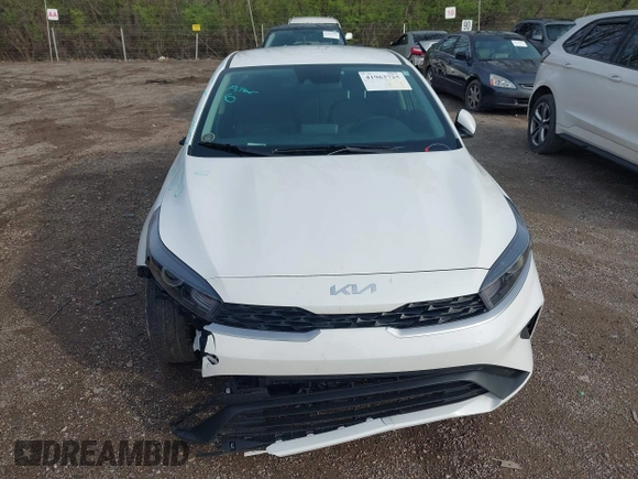 2024 Kia Forte LXS z VIN 3KPF24AD6RE837739, wystawiony jako IAAI lot #41963725 z przebiegiem 14 176 mil mil oraz . Historia ofert i sprzedaży dostępna na DreamBid. Obrazek 12.