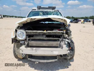 2018 Jeep Renegade Latitude with VIN ZACCJBBB2JPH65906, listed as a Copart auction lot 58846045 with 88,051 mi miles and Salvage title. Bid and sale history available at DreamBid. Image 5.