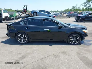 2017 Nissan Altima SR z VIN 1N4AL3AP3HN346511, wystawiony jako IAAI lot #42252884 z przebiegiem 121 727 mil mil oraz . Historia ofert i sprzedaży dostępna na DreamBid. Obrazek 14.