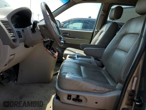 2005 Kia Sedona LX with VIN KNDUP131X56672224, listed as a Copart auction lot 88444405 with 151,386 mi miles and Salvage Title. Bid and sale history available at carsss.com. Image 7.