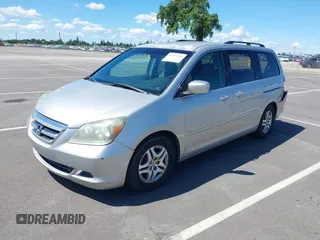 2005 Honda Odyssey EX with VIN 5FNRL38435B417211, listed as a IAAI auction lot 41943118 with 231,081 mi miles. Bid and sale history available at carsss.com. Image 2.