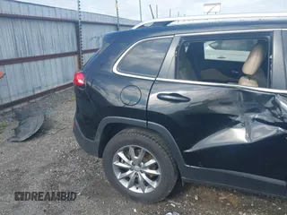 2018 Jeep Cherokee Limited with VIN 1C4PJLDX2JD551965, listed as a IAAI auction lot 42113576 with 161,907 mi miles and . Bid and sale history available at DreamBid. Image 20.