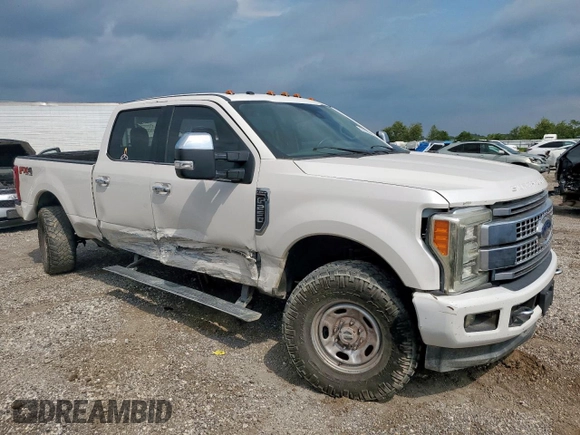 2017 Ford F-250 Lariat with VIN 1FT7W2BT7HEE41901, listed as a Copart auction lot 55635425 with 233,769 mi miles and Salvage title. Bid and sale history available at DreamBid. Image 4.
