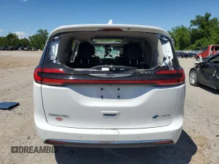 2022 Chrysler Pacifica Hybrid Limited z VIN 2C4RC1S7XNR123039, wystawiony jako Copart lot #57786915 z przebiegiem 61 616 mil mil oraz Szkoda całkowita • Salvage title. Historia ofert i sprzedaży dostępna na DreamBid. Obrazek 6.