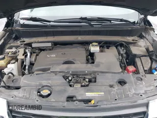 2018 Nissan Pathfinder S z VIN 5N1DR2MN2JC621860, wystawiony jako IAAI lot #42192719 z przebiegiem 52 762 mil mil oraz . Historia ofert i sprzedaży dostępna na DreamBid. Obrazek 10.