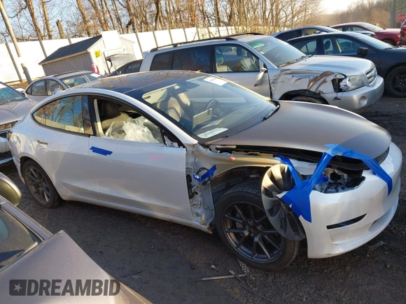 2023 Tesla Model 3 z VIN 5YJ3E1EAXPF584537, wystawiony jako IAAI lot #41464243 z przebiegiem 33 229 mil mil oraz . Historia ofert i sprzedaży dostępna na DreamBid. Obrazek 14.