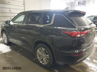 2024 Mitsubishi Outlander ES with VIN JA4J4UA86RZ004349, listed as a IAAI auction lot 41503384 with 11,792 mi miles. Bid and sale history available at carsss.com. Image 3.