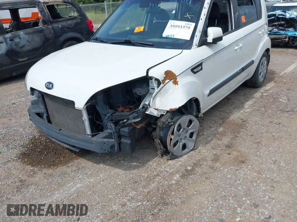 2013 Kia Soul with VIN KNDJT2A5XD7773332, listed as a IAAI auction lot 39593375 with 92,688 mi miles. Bid and sale history available at carsss.com. Image 11.