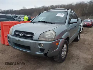 2007 Hyundai Tucson SE with VIN KM8JN72D47U482954, listed as a IAAI auction lot 41902192 with 170,045 mi miles and . Bid and sale history available at DreamBid. Image 2.