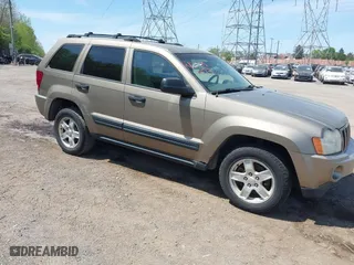 2005 Jeep Grand Cherokee Laredo with VIN 1J4HR48N25C507255, listed as a IAAI auction lot 42105073 with 176,349 mi miles. Bid and sale history available at carsss.com. Image 1.