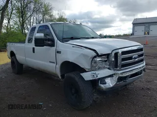 2003 Ford F-250 XL z VIN 1FTNX21P33ED64526, wystawiony jako IAAI lot #42080702 z przebiegiem 243 709 mil mil oraz . Historia ofert i sprzedaży dostępna na DreamBid. Obrazek 1.