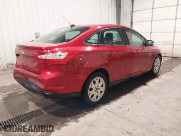 2012 Ford Focus SE z VIN 1FAHP3F21CL114445, wystawiony jako IAAI lot #42277986 z przebiegiem 89 317 mil mil oraz . Historia ofert i sprzedaży dostępna na DreamBid. Obrazek 4.