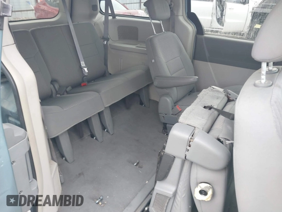 2008 Chrysler Town & Country LX with VIN 2A8HR44H18R652698, listed as a IAAI auction lot 41787323 with 199,163 mi miles. Bid and sale history available at carsss.com. Image 8.