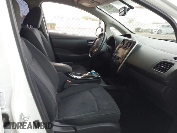 2015 Nissan LEAF SV with VIN 1N4AZ0CP1FC316894, listed as a IAAI auction lot 41826724 with 57,195 mi miles. Bid and sale history available at carsss.com. Image 5.