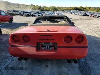 1990 Chevrolet Corvette z VIN 1G1YY3384L5111942, wystawiony jako Copart lot #75481214 z przebiegiem 91 731 mil mil oraz Szkoda całkowita • Salvage title. Historia ofert i sprzedaży dostępna na DreamBid. Obrazek 6.