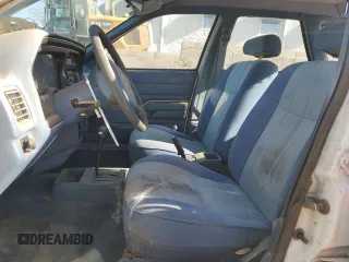 1986 Ford Tempo z VIN 1FABP22X4GK263512, wystawiony jako Copart lot #50618855 z przebiegiem 392 265 mil mil oraz Tytuł czysty. Historia ofert i sprzedaży dostępna na DreamBid. Obrazek 7.