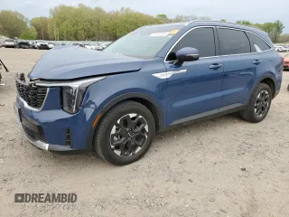 2025 Kia Sorento S z VIN 5XYRL4JC4SG336391, wystawiony jako Copart lot #51675715 z przebiegiem 6 021 mil mil oraz Szkoda całkowita • Salvage title. Historia ofert i sprzedaży dostępna na DreamBid. Obrazek 1.