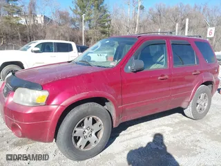 2005 Ford Escape Limited with VIN 1FMYU94135KC22117, listed as a IAAI auction lot 41441590 with 238,811 mi miles. Bid and sale history available at carsss.com. Image 2.