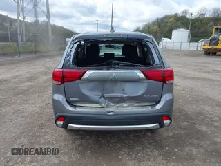 2018 Mitsubishi Outlander ES z VIN JA4AZ3A36JJ004547, wystawiony jako IAAI lot #42048456 z przebiegiem 82 379 mil mil oraz . Historia ofert i sprzedaży dostępna na DreamBid. Obrazek 17.
