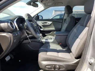 2023 Chevrolet Blazer LT z VIN 3GNKBCR44PS198523, wystawiony jako Copart lot #52580565 z przebiegiem 28 517 mil mil oraz Szkody całkowita. Historia ofert i sprzedaży dostępna na DreamBid. Obrazek 7.