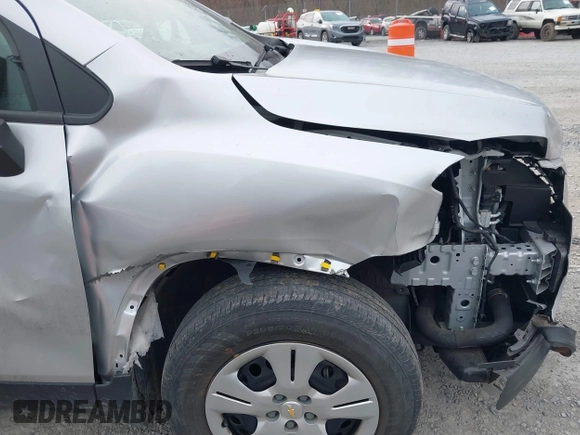 2015 Chevrolet Trax LS with VIN KL7CJKSB4FB129440, listed as a IAAI auction lot 41734339 with 37,772 mi miles. Bid and sale history available at carsss.com. Image 18.