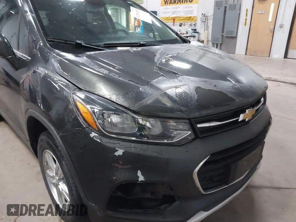 2017 Chevrolet Trax LT z VIN 3GNCJPSB4HL225450, wystawiony jako IAAI lot #42251420 z przebiegiem 54 199 mil mil oraz . Historia ofert i sprzedaży dostępna na DreamBid. Obrazek 6.