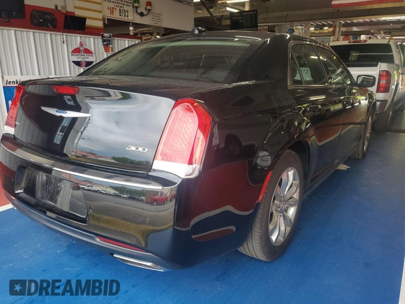 2021 Chrysler 300 Touring with VIN 2C3CCARG0MH571021, listed as a IAAI auction lot 42188668 with 86,071 mi miles. Bid and sale history available at carsss.com. Image 1.