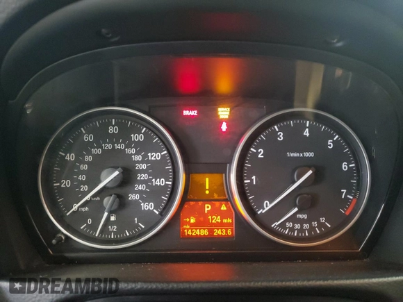 2011 BMW 3 Series 328i with VIN WBAPH7G56BNN04041, listed as a Copart auction lot 62428255 with 142,486 mi miles and Clean title. Bid and sale history available at DreamBid. Image 9.