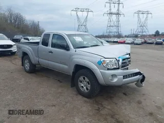 2009 Toyota Tacoma with VIN 5TEUU42NX9Z633141, listed as a IAAI auction lot 41911512 with 102,602 mi miles. Bid and sale history available at carsss.com. Image 1.