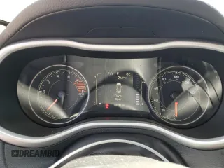 2018 Jeep Cherokee Latitude Plus с VIN 1C4PJMLX5JD555712, выставлен на аукционе Copart как лот 54426415 с пробегом 83 131 миль миль и Списание • Salvage title. История ставок и продаж доступна на DreamBid. Изображение 9.