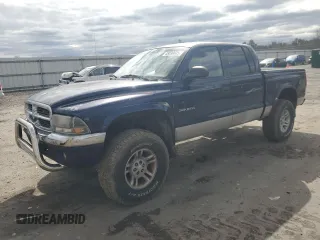 2002 Dodge Dakota SLT with VIN 1B7HG48N32S514521, listed as a Copart auction lot 48030635 with 321,011 mi miles and Salvage Title. Bid and sale history available at carsss.com. Image 1.