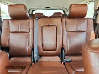 2008 Jeep Commander Limited z VIN 1J8HG58N58C151107, wystawiony jako Copart lot #64898595 z przebiegiem 268 857 mil mil oraz Czysty tytuł • Clean title. Historia ofert i sprzedaży dostępna na DreamBid. Obrazek 10.