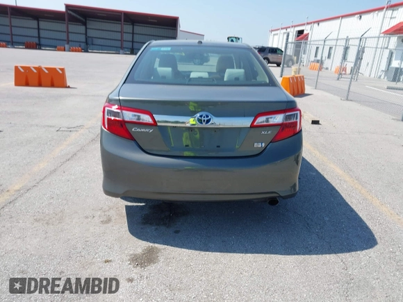 2012 Toyota Camry XLE z VIN 4T1BD1FK7CU037762, wystawiony jako IAAI lot #42253606 z przebiegiem 130 888 mil mil oraz . Historia ofert i sprzedaży dostępna na DreamBid. Obrazek 17.