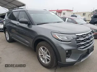 2025 Ford Explorer Active z VIN 1FMUK7DH0SGA27600, wystawiony jako IAAI lot #42139730 z przebiegiem 2 962 mil mil oraz . Historia ofert i sprzedaży dostępna na DreamBid. Obrazek 1.