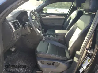 2022 Volkswagen Atlas SE with VIN 1V2WE2CA3NC205358, listed as a Copart auction lot 84341324 with 84,992 mi miles and Salvage title. Bid and sale history available at DreamBid. Image 7.