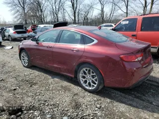 2015 Chrysler 200 C z VIN 1C3CCCEGXFN610676, wystawiony jako Copart lot #50576045 z przebiegiem 183 912 mil mil oraz Tytuł czysty. Historia ofert i sprzedaży dostępna na DreamBid. Obrazek 2.